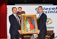 ACUN ILICALI VE ALİ KOÇ ADANALI GENÇLERLE BULUŞTU